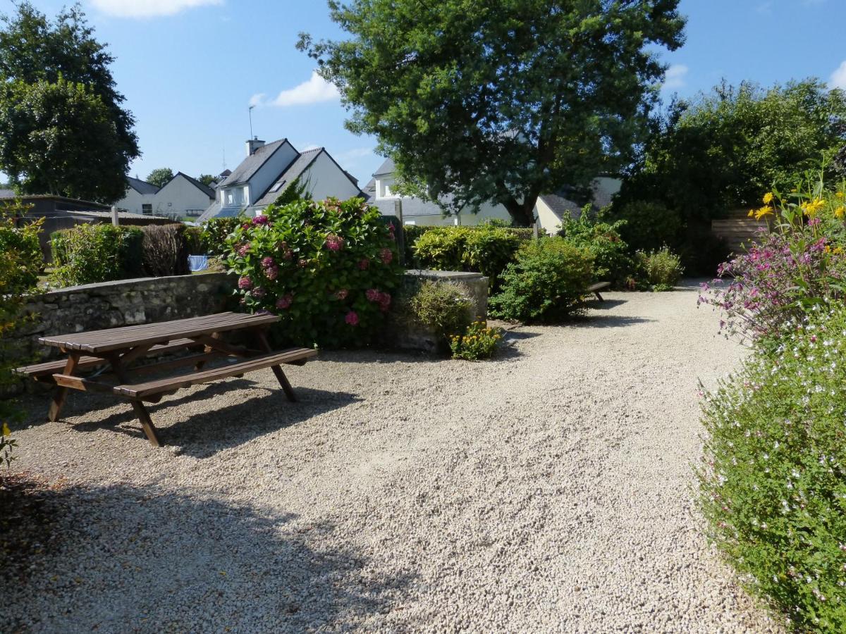 Sue'S Cottages Pleuven Eksteriør bilde