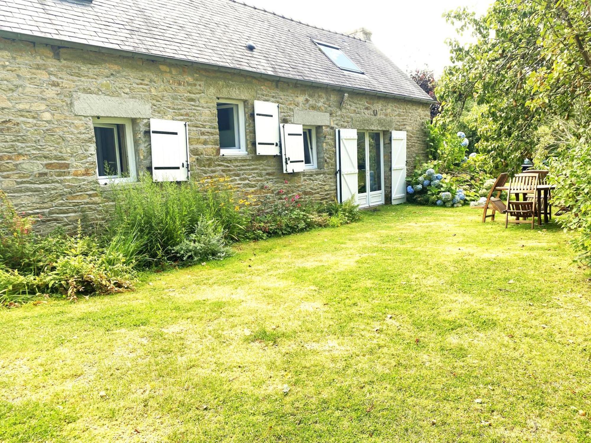 Sue'S Cottages Pleuven Eksteriør bilde