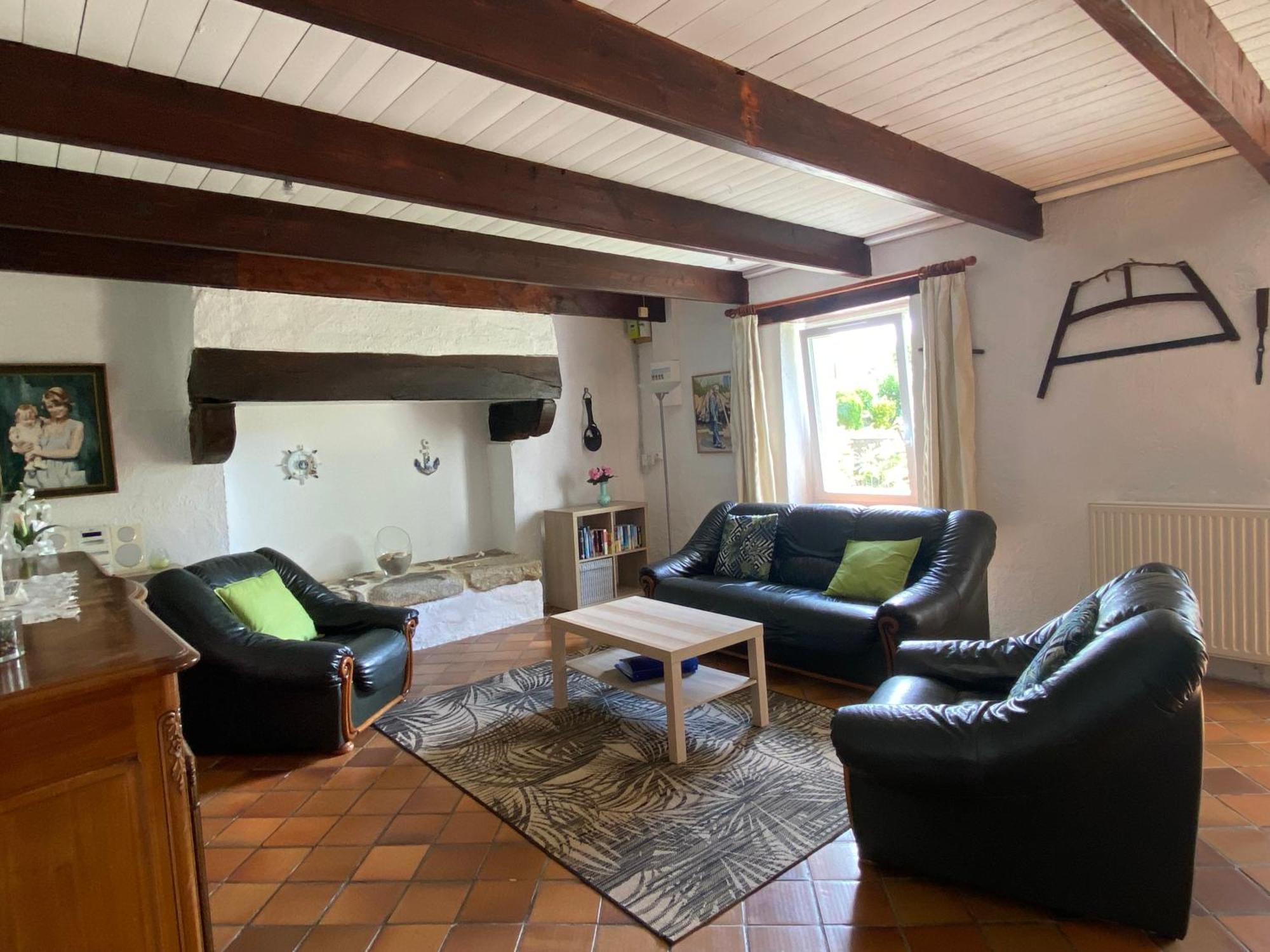 Sue'S Cottages Pleuven Eksteriør bilde